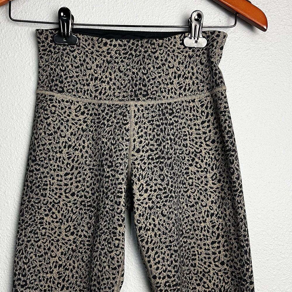 Sweaty Betty XS Flatter Me Jaquard Full Length Leggings Mid Rise 26" Ins Leopard